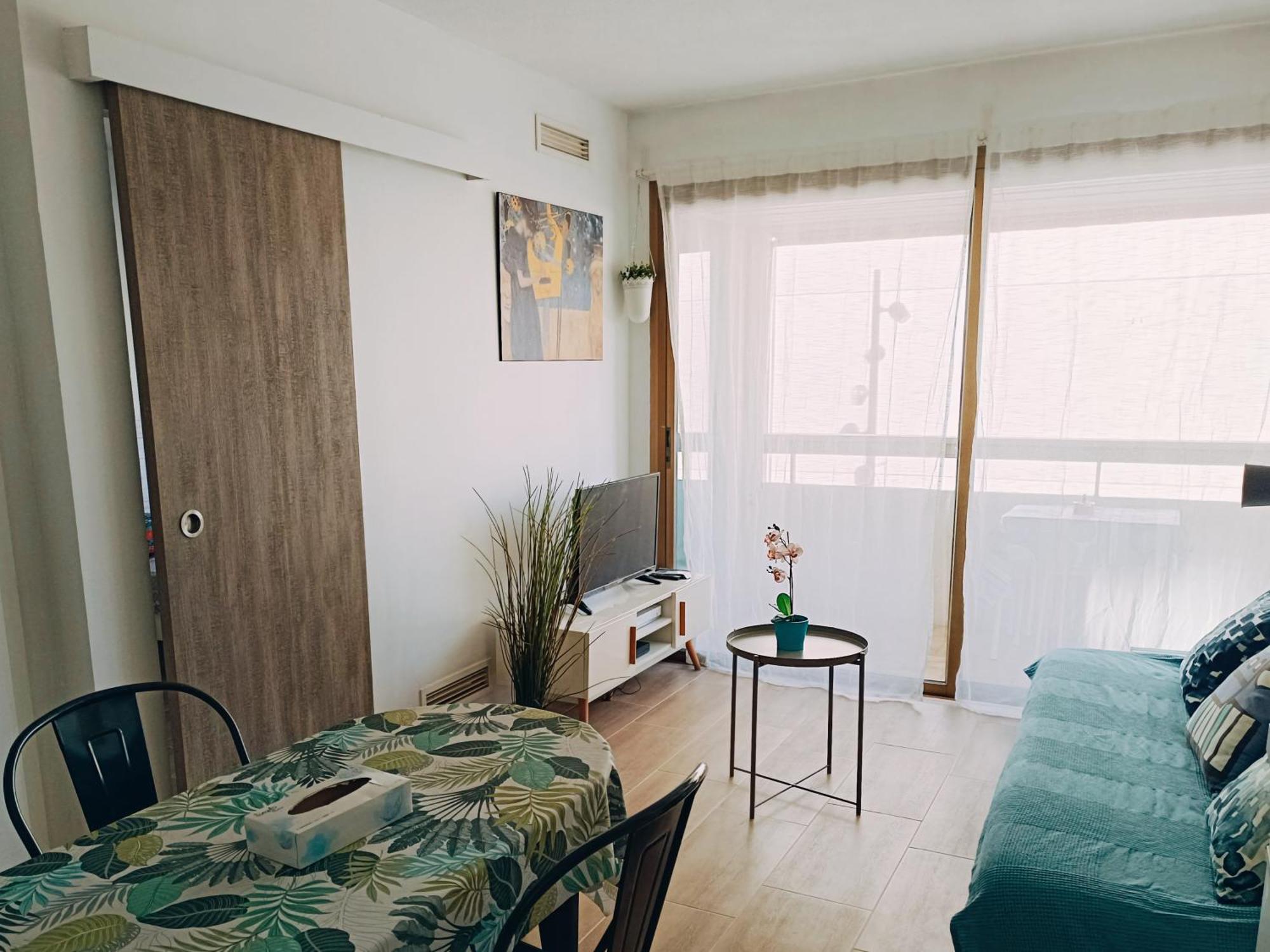 2 pièces climatisé avec balcon dans le vieil Antibes, résidence moderne avec ascenseur Esterno foto